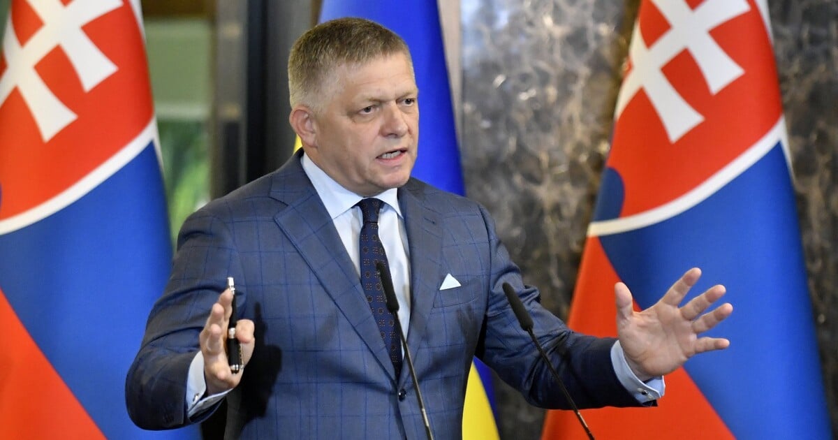 Student psal o Ficovi sprosté urážky na chodník. Přistihla ho ředitelka gymnázia a zadržela policie