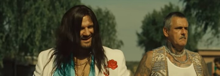Rytmus vydal coververziu skladby Úsmev v rómskom jazyku k filmu Invalid. Sleduj nové zábery z očakávanej snímky