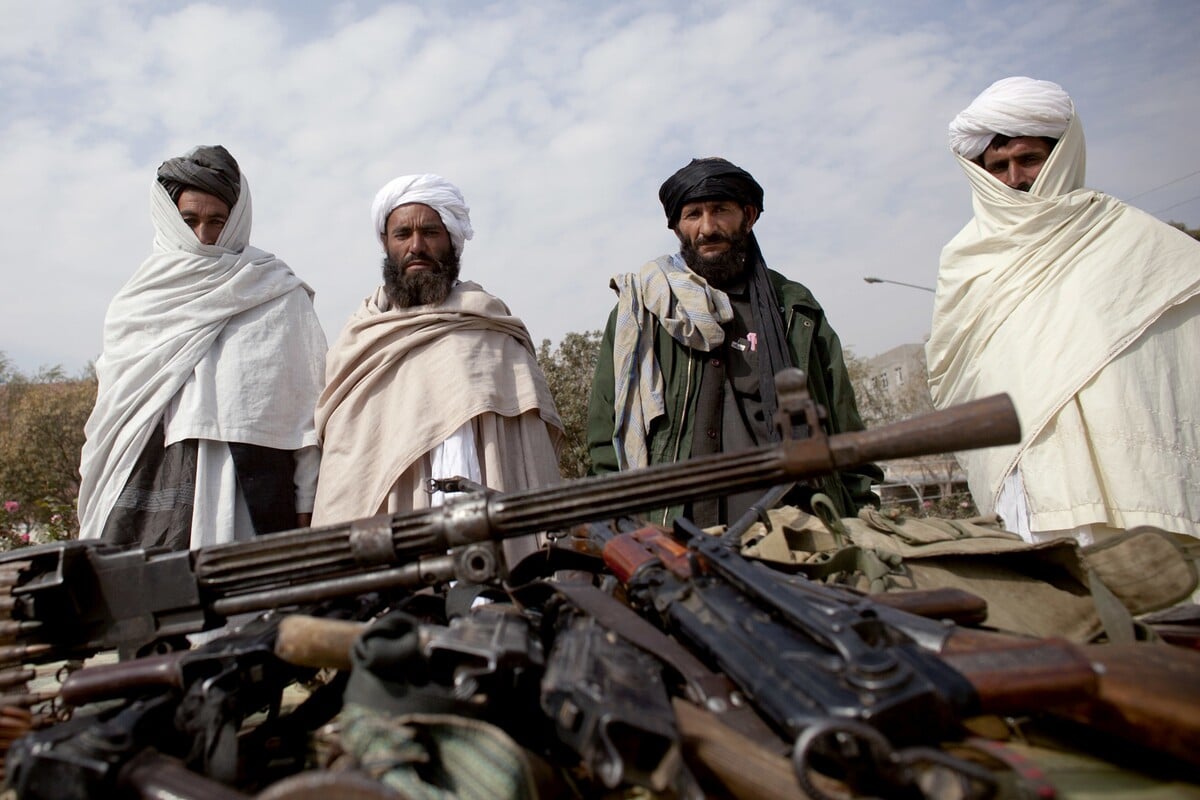 táliban bojovníci afghánistán zbraně