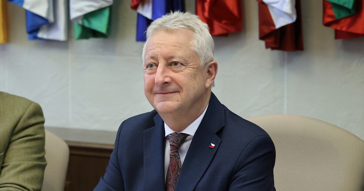 Zákaz vyjadřování k zahraniční politice a smazaný účet na X. SPD si došláplo na vlastního ministra