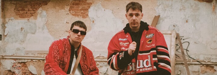 DVOJLITRBOYZZ se rozrostli o další release, s prvotinou přichází ARIAN730. Ve videu AHA mu sekunduje Bulhar