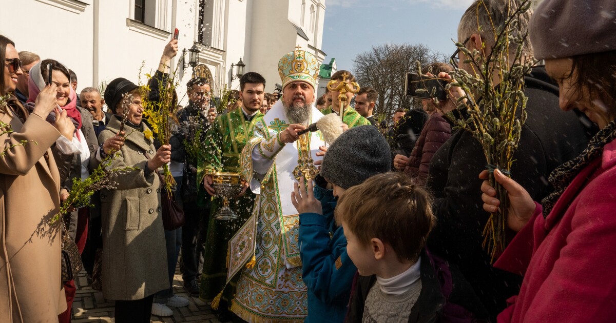 Obrazem: Celý svět slaví Velikonoce. Na Ukrajině se ale stále bojuje