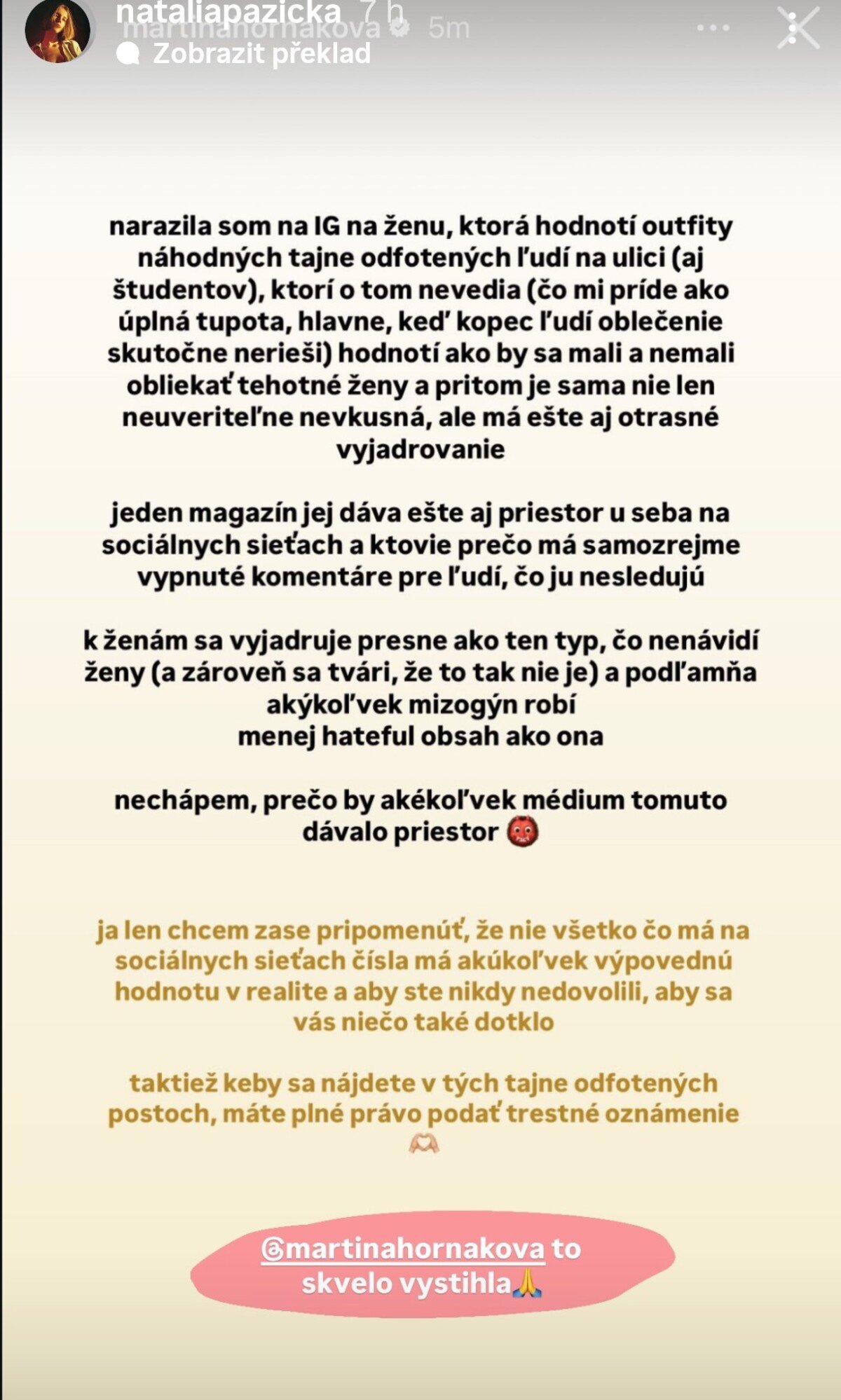 Celé Momino zastání.