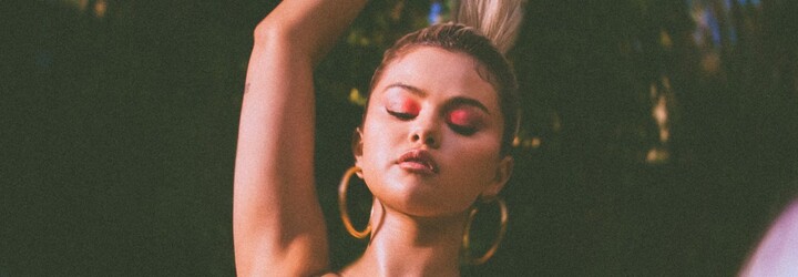 La'Mariette a Selena Gomez představují plavky inspirované aurou a sebevědomím zpěvačky