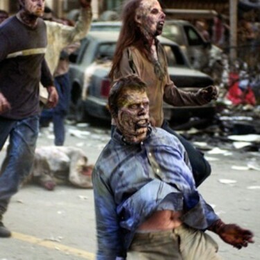 Ve kterém zombie hororu se přeživší ukrývali v obchodním středisku?