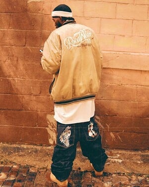 Vieš, ktorý známy raper stojí za módnou značkou Rocawear?