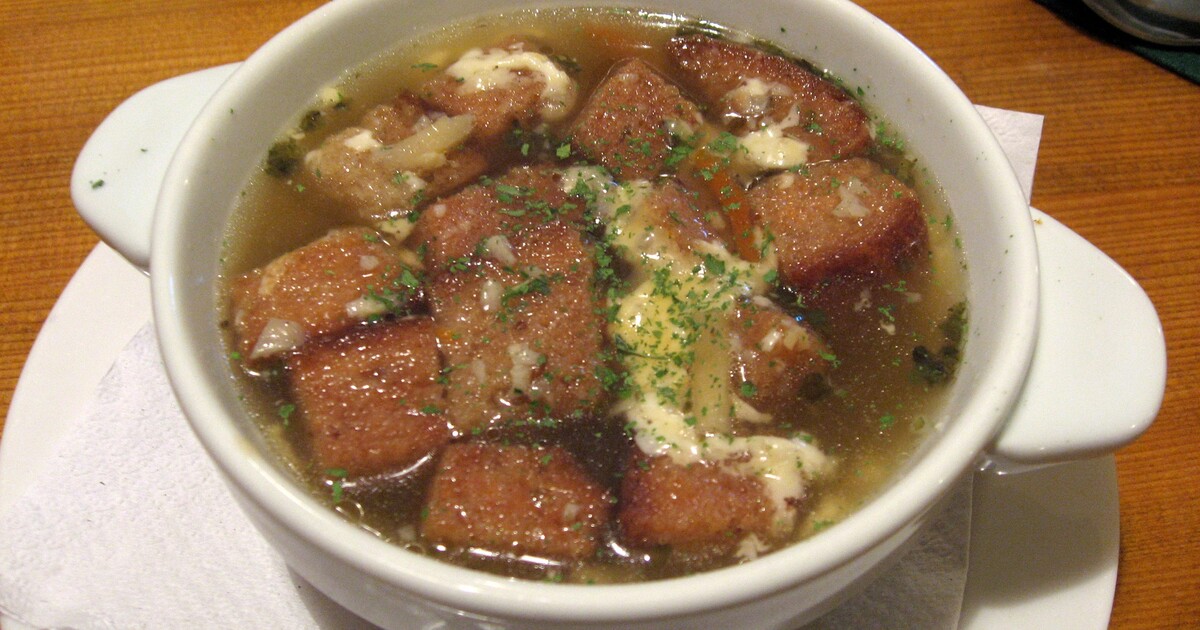 „Nejlepší lék na nachlazení a kocovinu.“ Česnečka zabodovala ve světovém žebříčku, patří mezi nejlepší jídla ze zeleniny