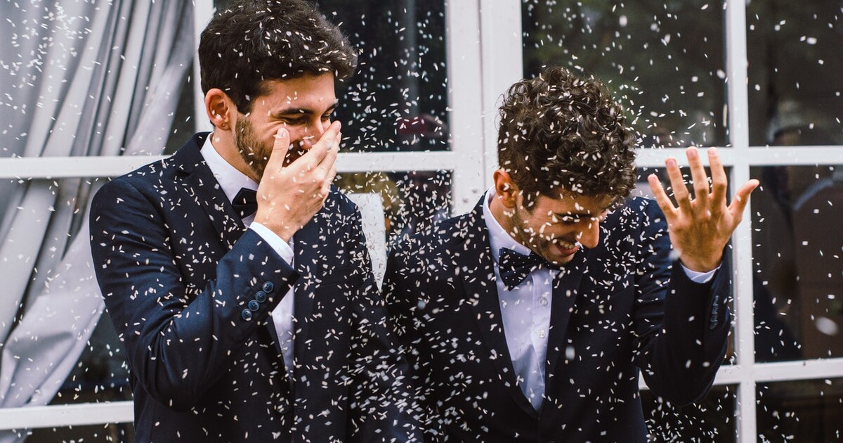 Estonsko uzákonilo manželství stejnopohlavních párů. Co na to Češi?