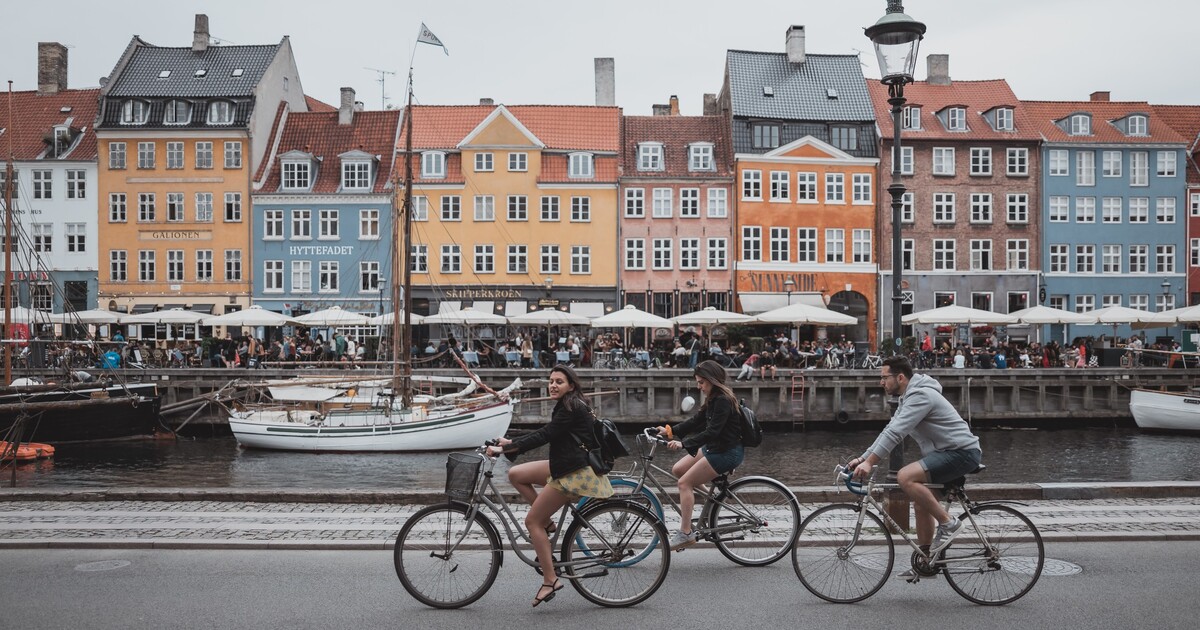 V knihovně mají Xboxy a testy si nepodepisují. Jak se liší školy v Dánsku a u nás?