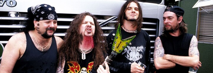Pantera: Gitaristu zavraždil psychopat priamo na pódiu, spevák zažil zástavu srdca na niekoľko minút po predávkovaní heroínom