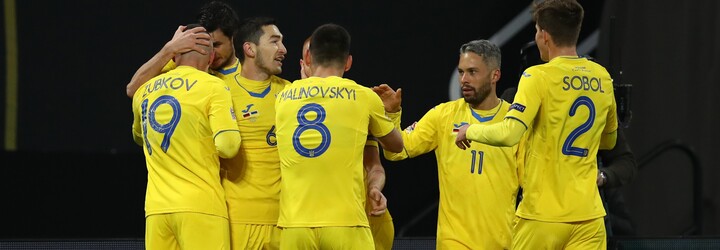 VIDEO: Jarmolenko se vysmál Ronaldovi. Dal před sebe Coca-Colu i Heineken a firmám vzkázal, ať se mu ozvou