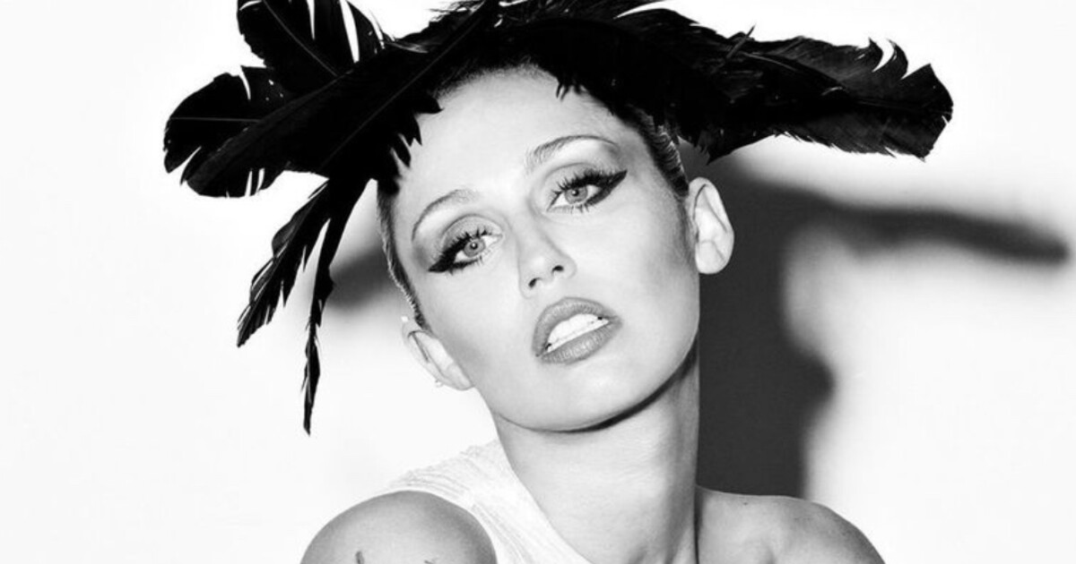 Miley Cyrus je zpět s novým singlem. Inspiruje se módou a filmem