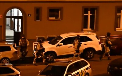V Praze někdo střelil muže do obličeje, je v nemocnici. Policie hledá pachatele.