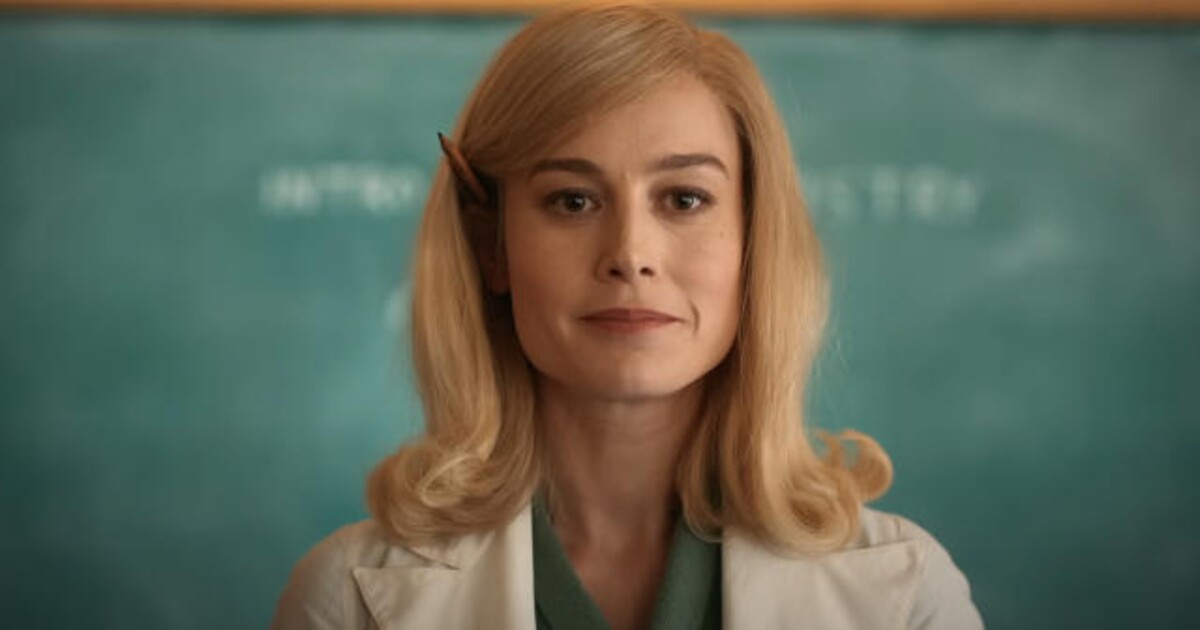 Brie Larson hraje geniální vědkyni, kterou muži pošlou do kuchyně. V seriálu Lessons in Chemistry změní mizogynní USA