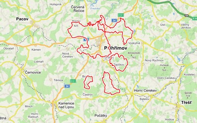 Karlovy Vary či Pelhřimov nemají souvislé území. Mohou se občané při procházkách pohybovat mezi jednotlivými částmi?