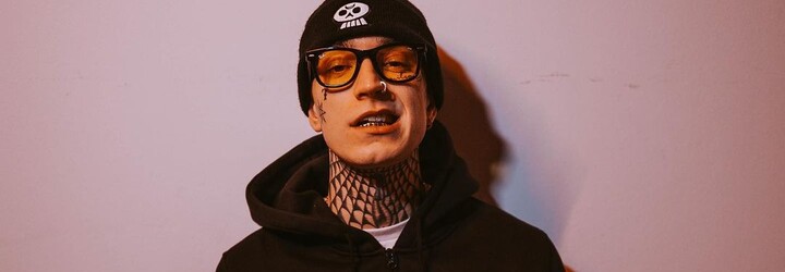 Luxusná móda a drahé šperky, ale taktiež surový streetwear. Sleduj, aké outfity vytiahli NIK TENDO, Rytmus či Separ v januári