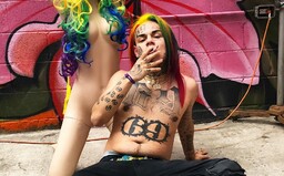 6ix9ine chtěl darovat 200 tisíc dolarů hladovějícím dětem. Organizace jej odmítla, protože nesdílí jeho životní hodnoty