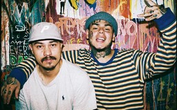 6ix9ine prišiel prvýkrát na Slovensko vďaka Dalybovi. Yaksha rozpráva príbeh o Tekashim a promuje slivovicu v americkom rozhovore