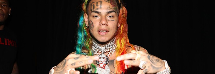 6ix9ine skončil v rovnakom väzení ako Diddy. Úradom došla s raperom trpezlivosť