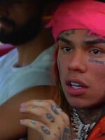 6ix9ine údajně čelí žalobě za jeden z největších hitů. Prý ukradl celé intro