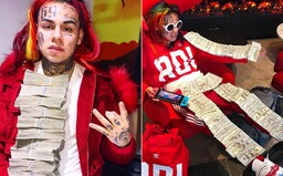 6ix9ine údajne z väzenia podpísal spoluprácu s vydavateľstvom za 10 miliónov dolárov. Vraj už začal nakupovať beaty