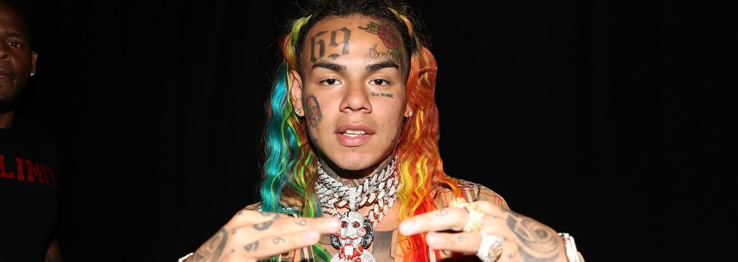 6ix9ine útočí na Snoop Dogga, nazýva ho príliš starým potkanom a udavačom. Vraj písal listy sudcovi