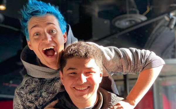 7-ročný chlapček rozbíjal veci a bil svojho brata. Upokojil sa, až keď mu príbuzní zakázali sledovať populárneho streamera