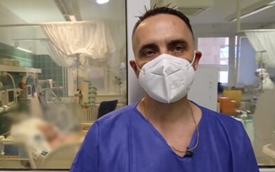 Primár covidového oddelenia bratislavskej nemocnice varuje: Máme tu 100 percent nezaočkovaných pacientov.
