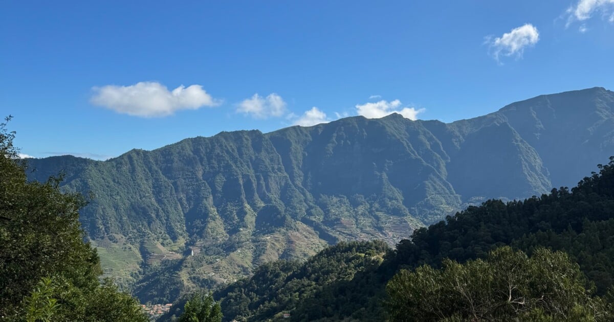 Oblíbená destinace zpřísňuje pravidla pro turisty. Populární turistické trasy zdražily a mají limity