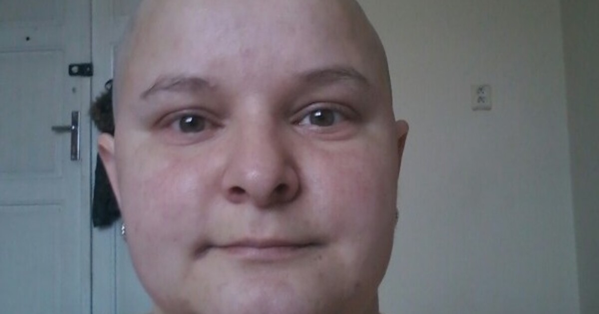 Nekrofilní sadistka před 7 lety ubodala ženu v pražském obchodním centru. V novém seriálu popisuje proč