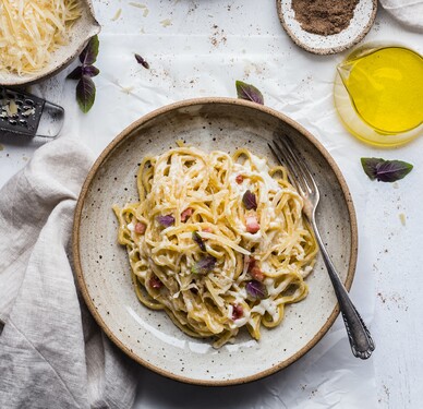 Čo nesmie chýbať v cestovinách carbonara, ak ich chceš urobiť podľa originálneho receptu? 