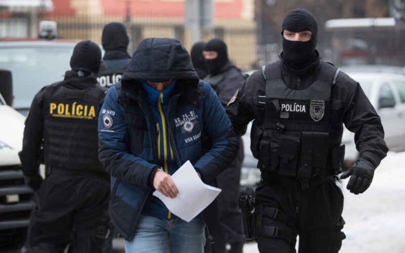 Bývalý policajný funkcionár Peter: Kvôli krivým policajtom som po 30 rokoch odišiel zo zboru (Rozhovor). „O tom, že tá korupcia existuje, svedčí aj viacero obvinených policajtov. Osobne poznám niekoľkých. Niektorí boli v minulosti mojimi podriadenými a niektorí boli aj policajnými funkcionármi.“ (FOTO – TASR - Branislav Račko)