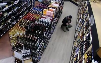 Dvaja 16-roční mladíci z Bardejova ukradli dve fľaše alkoholu. Teraz im hrozia až dva roky za mrežami.