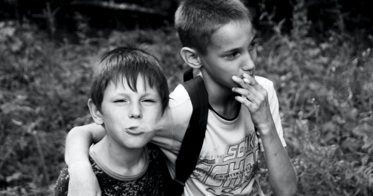 „Ministerstvo zdravotnictví varuje: Filmy tvoří mladé kuřáky.“ I dnešní Hollywood tě učí nebezpečnému zlozvyku