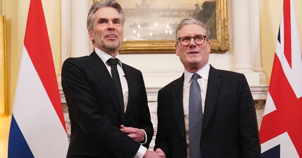 Britský premiér připouští možnost vyslání britských jednotek k zajištění míru na Ukrajině