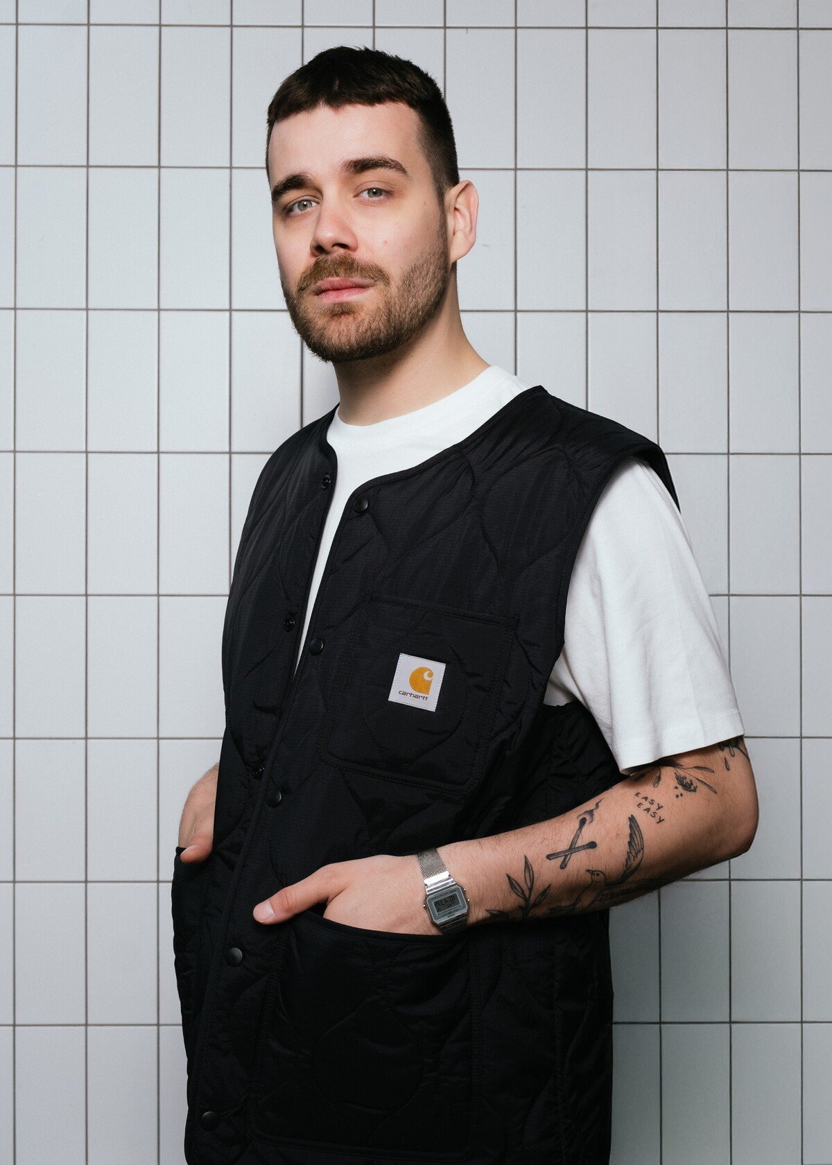 Vojtěch Tkáč. Focení i outfity vznikly ve spolupráci s Freshlabels.