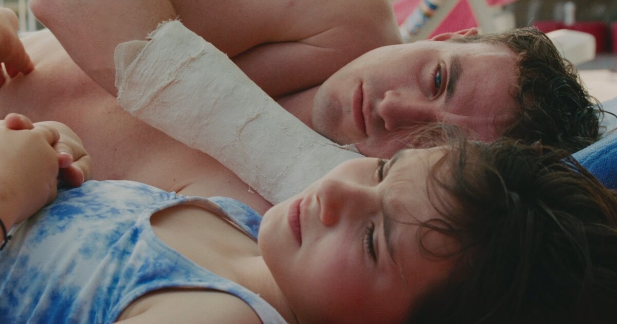 Aftersun: Nejvýraznější loňský debut ti odpoví na všechno, co tě zajímalo o tvých rodičích, ale bojíš se zeptat