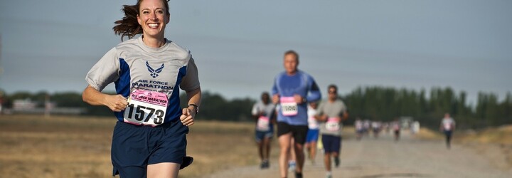 V texaskom meste sa pobeží "maratón" pre leňochov. Na polkilometrovej trase nebudú chýbať fajčiarne alebo stánky so šiškami