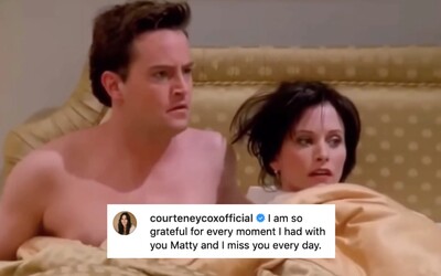 Seriálová Monica prelomila mlčanie: Chandlerovi poslala dojemný odkaz na rozlúčku aj s vystrihnutou scénou z Priateľov
