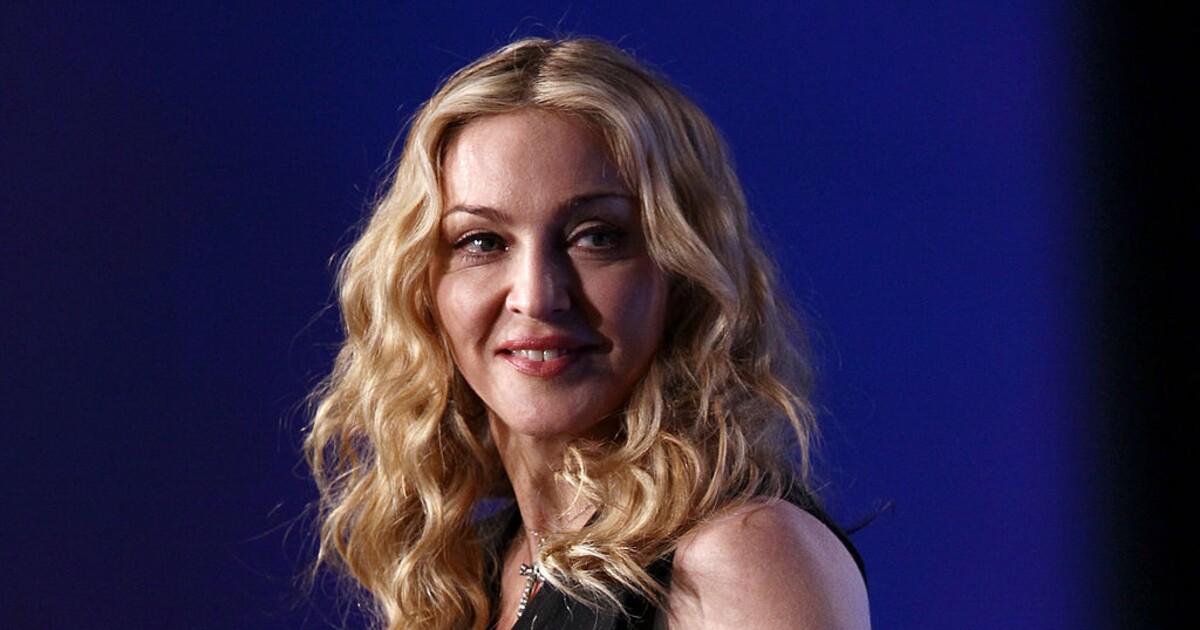 Madonna skončila na JIP, musela posunout tour a stále je v péči lékařů