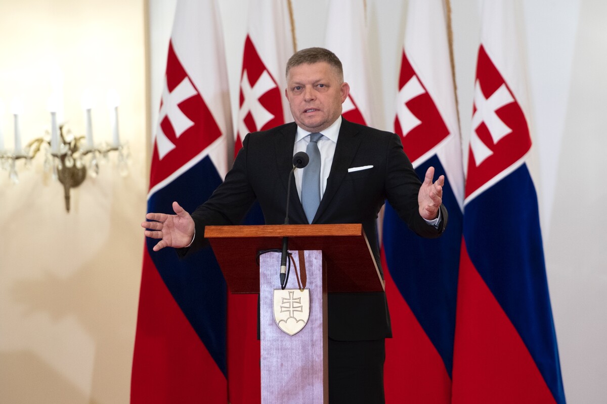 Poslanec Robert Fico počas príhovoru na slávnostnom zasadnutí NRSR pri príležitosti 30. výročia prijatia Ústavy SR 1. septembra 2022 v Bratislave.