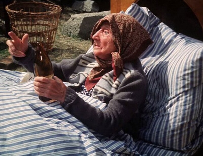 Dokonči hlášku pani Škopkovej, ktorá zaznela vo filme Slunce, seno, jahody počas konverzácie s babičkou. „Maminko, já nejsem strašidlo...“ 