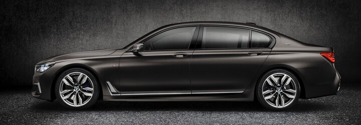 BMW uzatvára významnú kapitolu. Po 35 rokoch ukončí výrobu slávneho dvanásťvalca