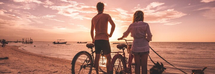 Vďaka slovenskej vlajke našli nocľah. Ľubka a Tomáš so psami chcú zdolať Ameriku na bicykloch (Rozhovor)