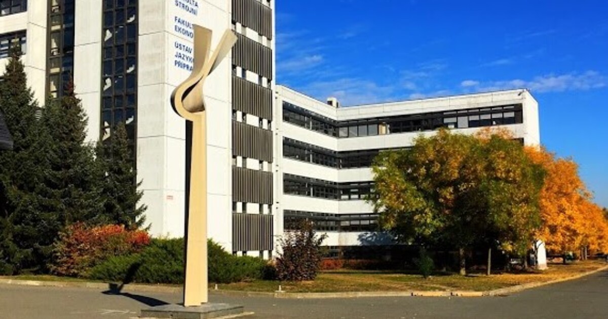 Mladíci na ZČU předstírali střelbu a vykřikovali Alláh Akbar, od děkana dostali napomenutí