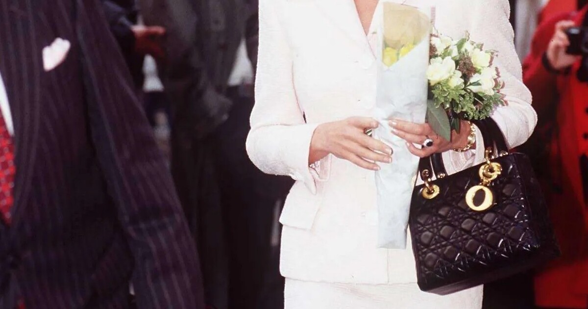 Kabelky jako investice. Které na hodnotě rostou víc než zlato a od kterých dát ruce pryč?