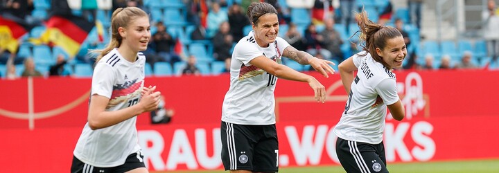 Fotbalistky si zaslouží stejný plat, řekl německý kancléř. Prohlédni si, kolik vydělávají nejlépe placené hráčky