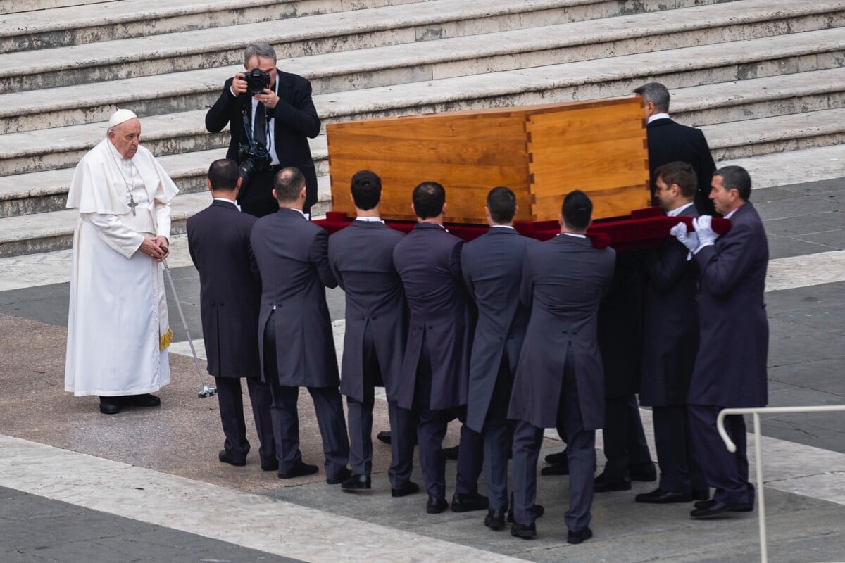 pohreb papez benedikt xiv