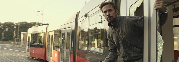 Na Netflixu je The Gray Man. Natáčel se v Praze a hrají v něm Ryan Gosling či Chris Evans
