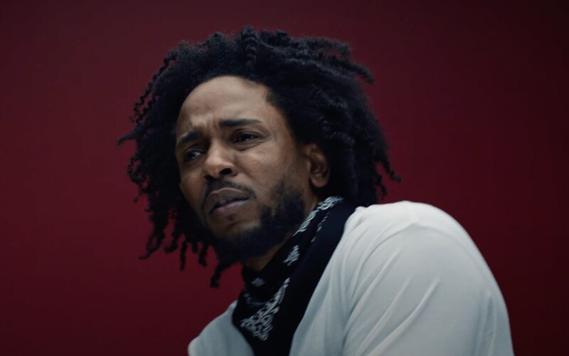 Kendrick Lamar je zpátky. Ve videu má deepfake Kanyeho Westa i Willa Smitha.